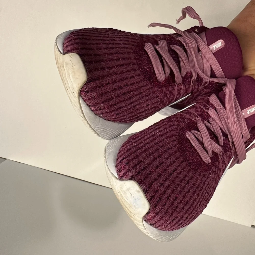 Nike Women's Size 9.5 React Infinity Run Flyknit 3 in Light Bordeaux & Pink
